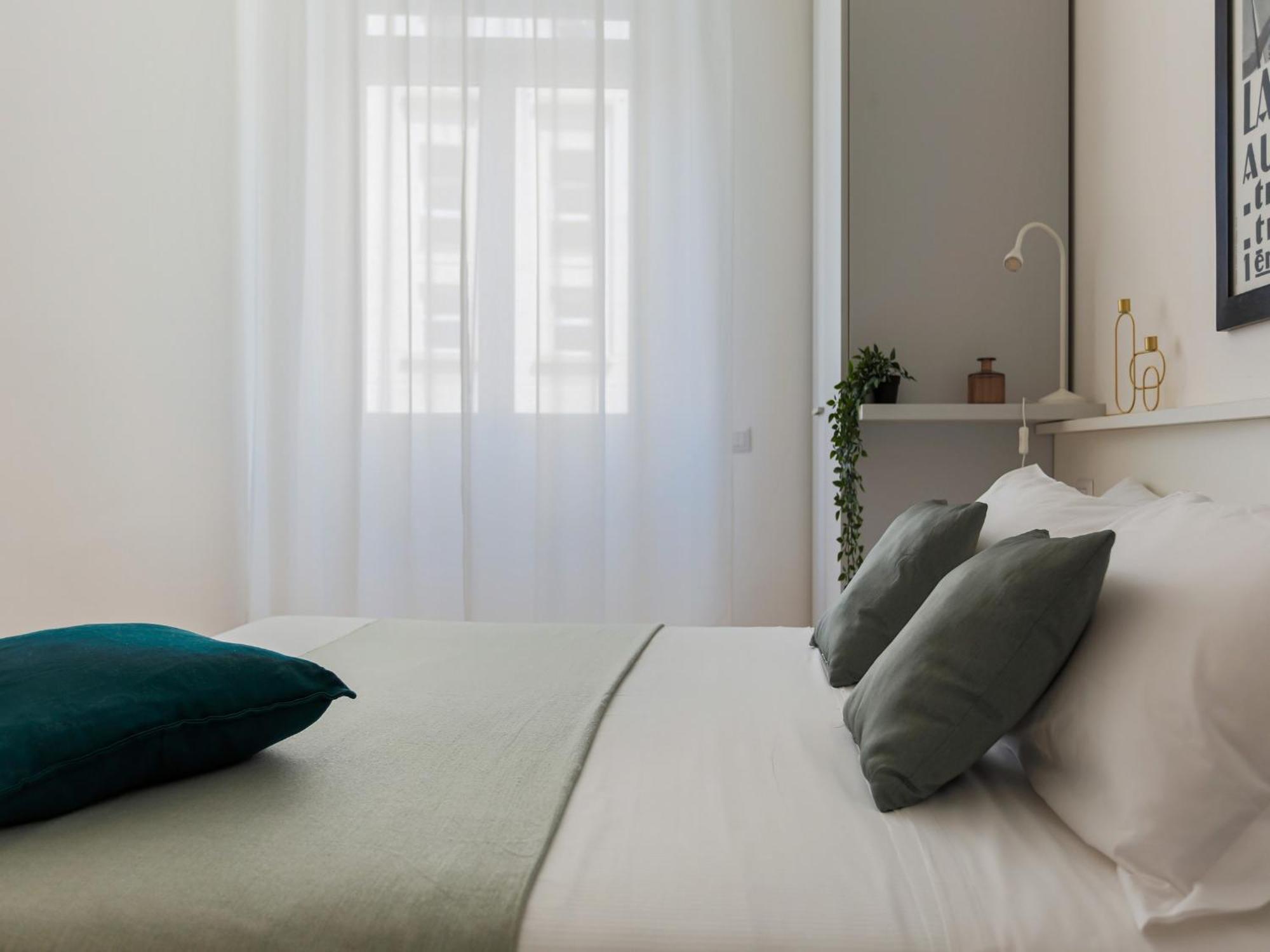 The Best Rent - Modern One Bedroom Apartment In San Babila Милан Экстерьер фото